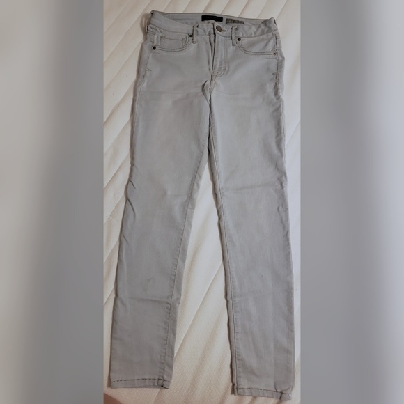 Areopostale High Wasted Bleached Blue Jeans - Picture 2 of 2